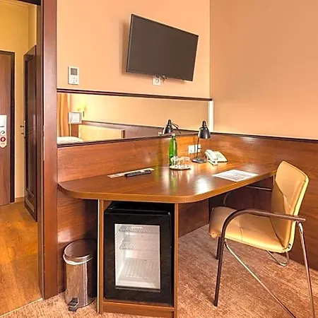 Hotel Congress Centrum 3*